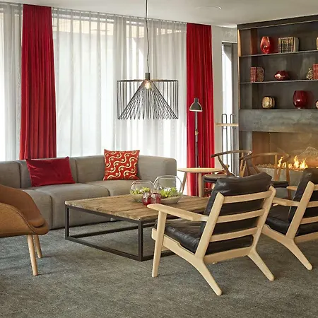 Canopy By Hilton Centre Hotell 4*