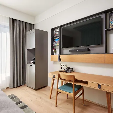 Canopy By Hilton Centre 4*