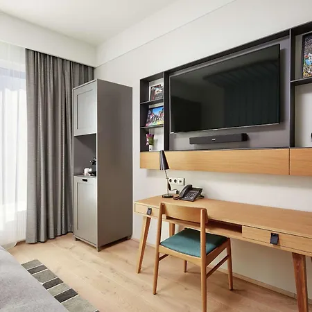 Canopy By Hilton Centre Hotell 4*