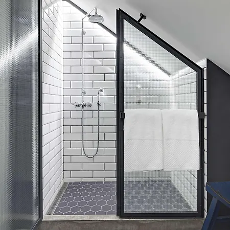 Canopy By Hilton Centre Готель 4*