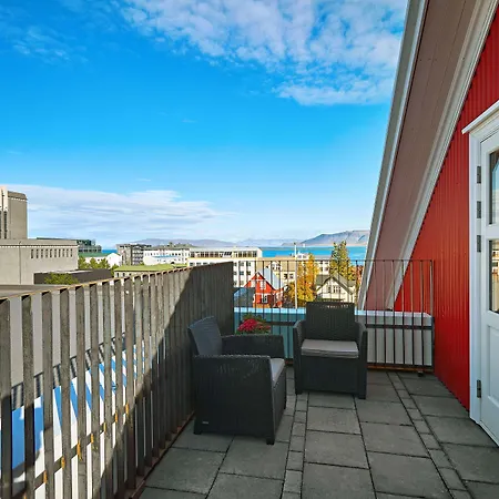 Canopy By Hilton Centre 4*