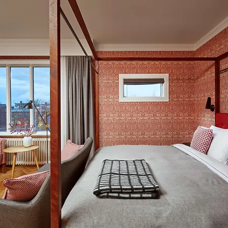 Готель Canopy By Hilton Centre 4*