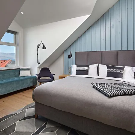 Canopy By Hilton City Centre 4*